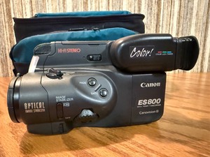 This item is a vintage Canon ES800 8mm video camcorder untested