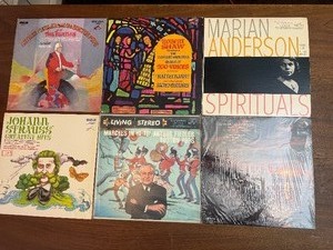 collection of vintage vinyl records, primarily released on the RCA Victor Red Seal label featuring classical and orchestral music performances