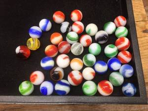 (41) AKRO AGATE - Corkscrew Marbles .61 to .68