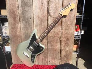 FENDER JAGUAR Guitar - MX12317337 Nice!