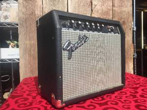 FENDER FRONTMAN 15G Amplifier - Seems Good