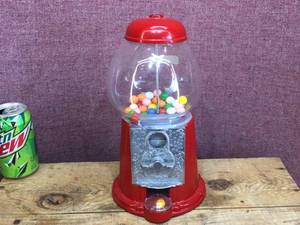 1985 CAROUSEL - Gumball Machine - Works