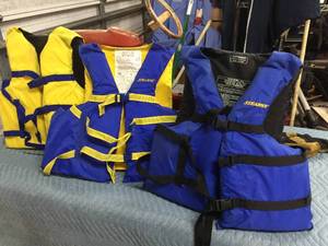 3 STERNS Life Jackets Adult UniversalOversize - Nice