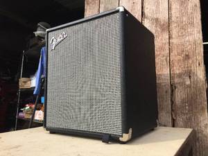 FENDER - RUMBLE 100 Bass Amplifier PR2465