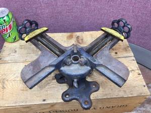 Vintage STANLEY No. 400 Cast - Corner Vise - Appears Good