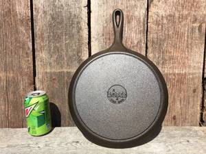 LODGE 90G - Cast Iron Griddle - Refurbished The nicest on K-Bid