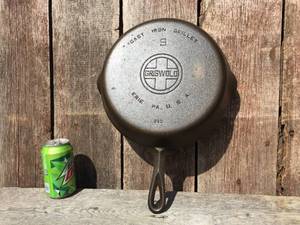 Nifty - GRISWOLD #9 Cast Iron Skillet - Refurbished