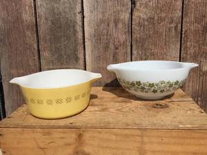 (2) Vintage PYREX Bowls - Good Graphics