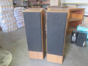 (EW2) Pair of Vintage Infinity 4-Wa...