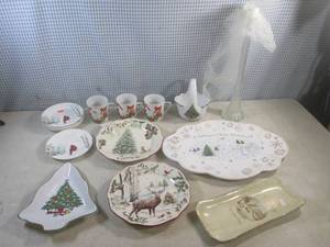 (F-0) Assorted Decorative Plates Cu...