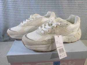(CSB) Pair of Womens Reebok Chaos ...