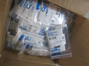 (BS) Box of 77 Electrical Outlet Si...
