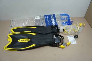 Cressi Adult Rondine Palau Fin Snorkel Set - Fin Size SM