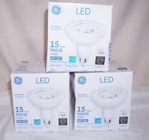(4ct) NEW GE LED PAR38 Dimmable 40 degree Daylight Flood Light Bulbs