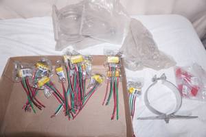 NEW Electrical Wiring Harness Connector Pigtails & bracket mounts