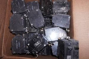 Assortment of Circuit Breakers. 20 A 40 C GE