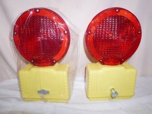 (2ct) NEW Barricade Lights.