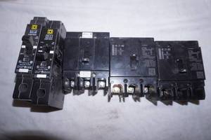 Assortment of Circuit Breakers D 20 A