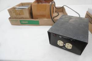 Hammond Manufacturing 298CT Toroidal Isolation Step-Up Transformer & Wall Plates