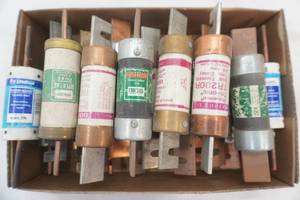 (21ct) Cartridge Fuses. 250V