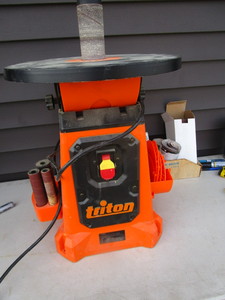 Oscillating Spindle Sander