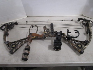 Mathews Cmpd Bow, Quiver, Arrows