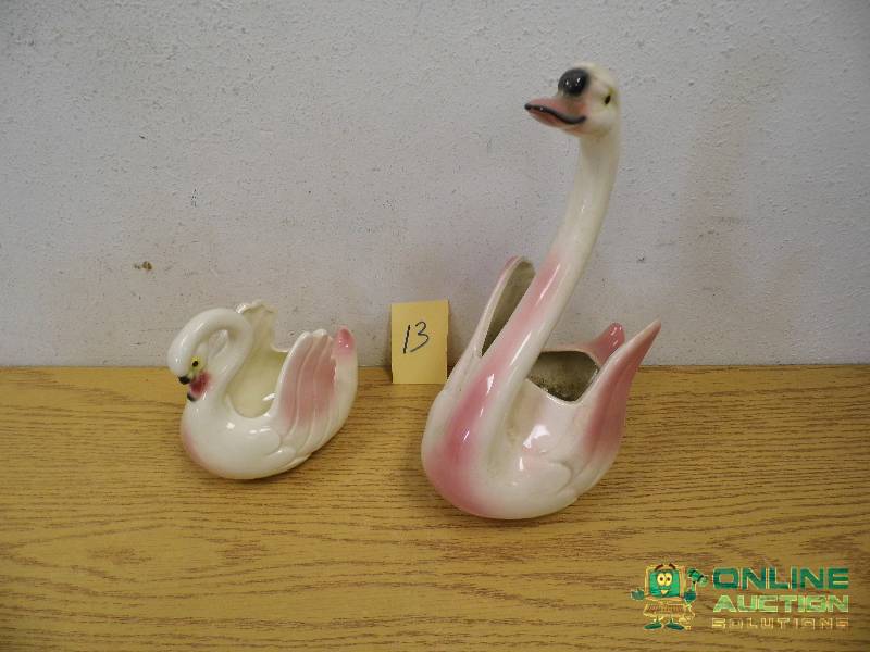2 Maddux Swans