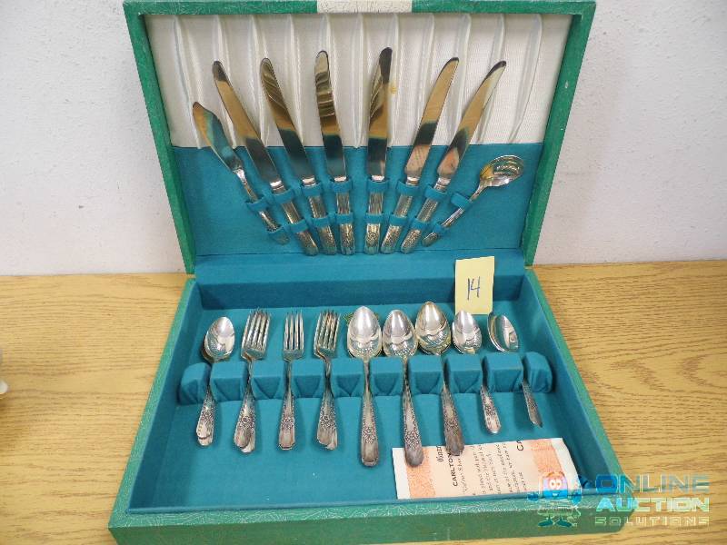 26 Piece Carlton Flatware