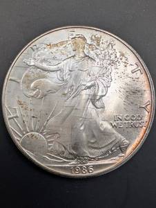 American Silver Eagle design 1 oz .999 Fine Silver Dollar - 1986