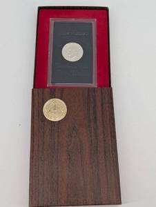 40% Silver 1971 Eisenhower Dollar Proof - Wood Display Case