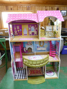 Large Doll House
