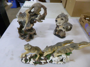 3 Wolf Figurines