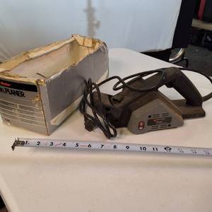 Vintage 3 14 inch Black and Decker corded planer