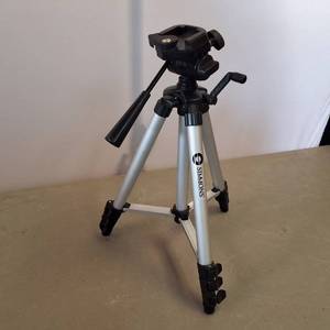 Simmons portable tripod