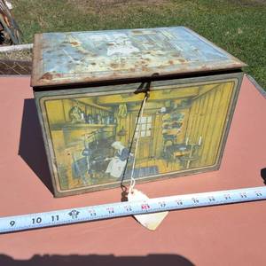 Vintage Tin Box � Unique Kitchen Display 11 x 9 x 7 inches