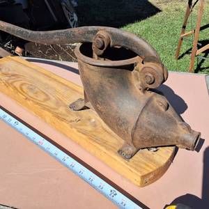 Large Vintage Sausage Press � No �0� - Looong handle