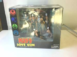 KISS �Love Gun� Deluxe Boxed Edition (NIB) Super Stage Figures