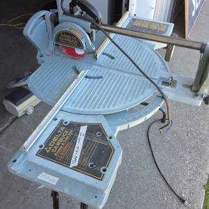 Delta Saw Buck Portable Frame and Trim Saw � has wheels
