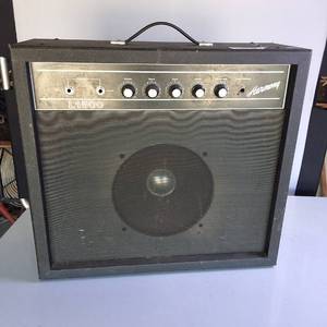 Harmony L1500 Amplifier with reverb