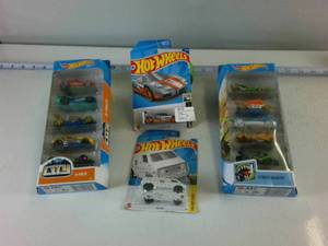 NIB lot of (12) total Hot Wheels in original packaging