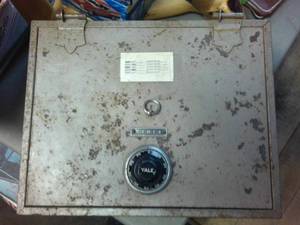 Sears Tower Combination Safe (Heavy)