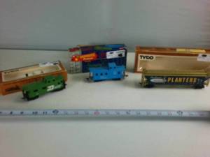 Lot of 3 O gauge railroad cars