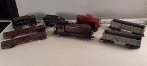 Lot of (8) Railroad Cars made in USA � Coal engine flatbeds and Cargo Cars - Santa Fe Locomotive Engine