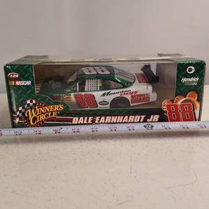 90011 124 Scale Dale Earnhardt Jr. Model Racing Car 88