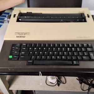 Brother Typewriter (Vintage) K41713004 (works) Student Writer XL-1 (mid 1980s)