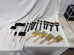 Assorted Paint Brush Lot