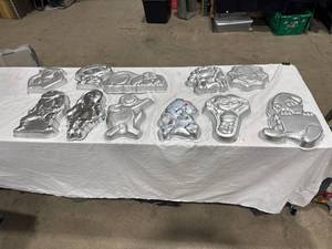 Character Aluminum Cake Pans Lot