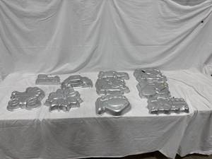 Novelty Aluminum Cake Pans Lot