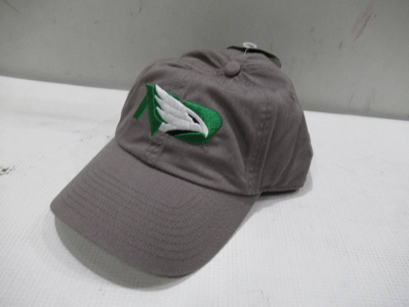 NEW University of North Dakota Fighting Hawks Baseball Cap OSFM - Gray