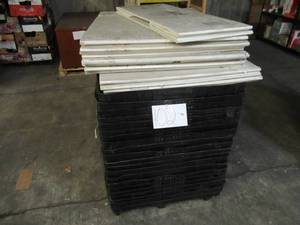 Pallet of Collapsiblestackable Gaylord Pallets - Roughly 20 Pallets  6 Side Walls